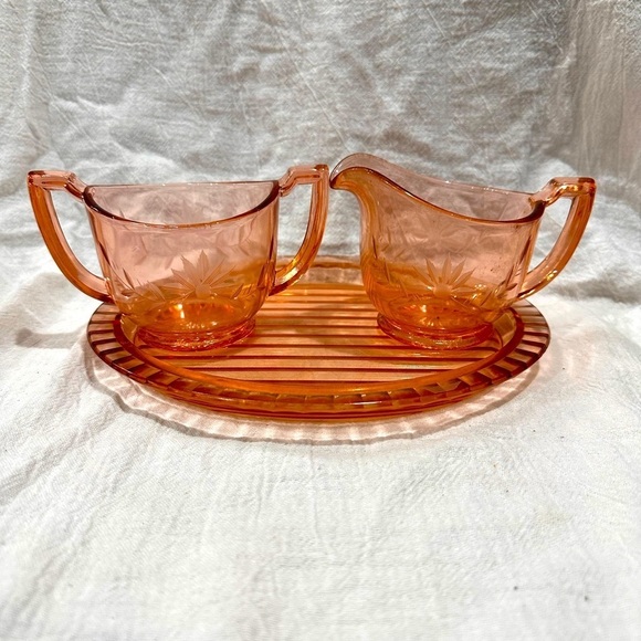 Lovely Floral etched pink depression glass sugar & creamer with tray set - Picture 1 of 10